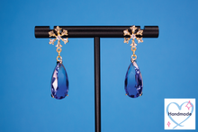 Load image into Gallery viewer, Freezing Rain Earrings