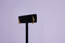 Load image into Gallery viewer, Sparkle Studs
